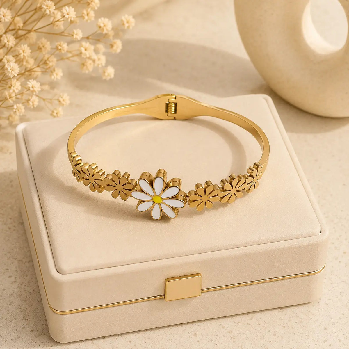 Golden Daisy Bloom Bracelet